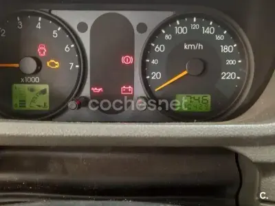 Usado Ford Fusion Trend 80 CV (58 kW) 2003 Verde Utilitario