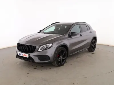 Usado Mercedes GLA200 AMG line 136 CV (100 kW) 2018 Gris SUV