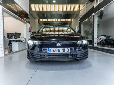 Usado VW Golf VII 115 CV (84 kW) 2021 Negro Utilitario
