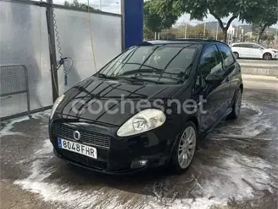 Usado Fiat Grande Punto Sport 130 CV (95 kW) 2006 Negro Utilitario