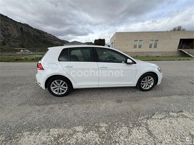 Usado VW Golf VII Advance 110 CV (80 kW) 2018 Blanco Familiar