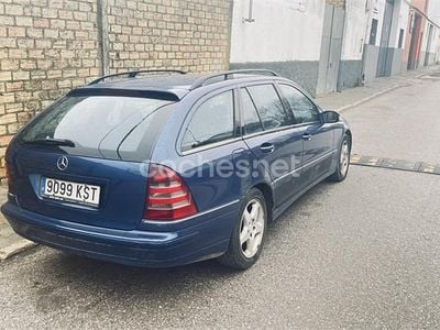Usado Mercedes C270 Avantgarde 170 CV (125 kW) 2002 Azul Familiar