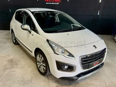 Usado Peugeot 3008 Style 120 CV (88 kW) 2016 Blanco Berlina