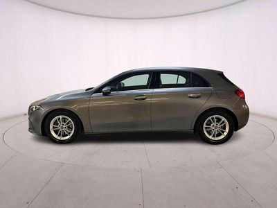 Usado Mercedes A180 116 CV (85 kW) 2019 Beige Utilitario