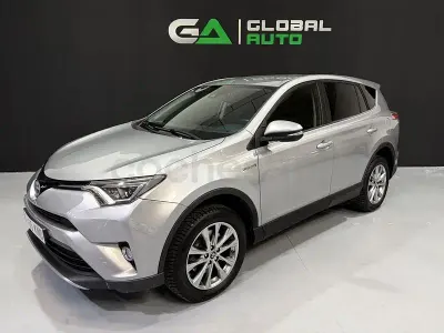 Usado Toyota RAV4 Hybrid Executive 197 CV (144 kW) 2019 Gris / plata SUV
