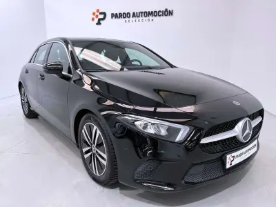 Usado Mercedes A180 Business 136 CV (100 kW) 2021 Negro Utilitario