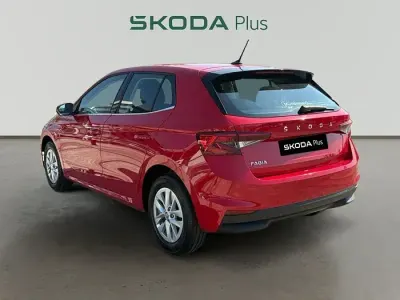 Usado Skoda Fabia Ambition 110 CV (80 kW) 2022 Rojo Utilitario