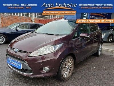 Usado Ford Fiesta Titanium 90 CV (66 kW) 2009 Granate Utilitario