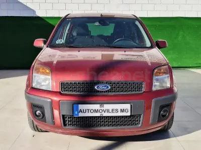 Usado Ford Fusion Ambiente 68 CV (50 kW) 2008 Naranja Utilitario