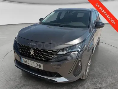 Usado Peugeot 5008 Allure 130 CV (95 kW) 2022 Gris / plata SUV