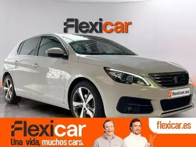Usado Peugeot 308 Allure 130 CV (95 kW) 2020 Blanco