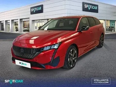Usado Peugeot 308 SW Allure 131 CV (96 kW) 2024 Rojo Familiar