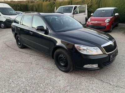 Negro Usado 2013 Skoda Octavia Elegance Utilitario | 3950 €