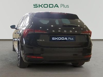 Usado Skoda Scala 115 CV (84 kW) 2024 Negro Utilitario