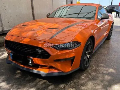 Usado Ford Mustang Fastback 291 CV (214 kW) 2020 Naranja Coupe
