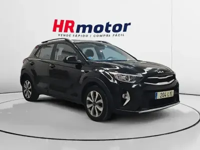 Usado Kia Stonic GT-Line 100 CV (73 kW) 2022 Negro SUV