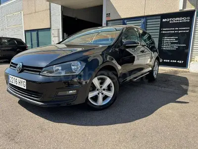 Usado VW Golf VII Advance 105 CV (77 kW) 2014 Negro Berlina
