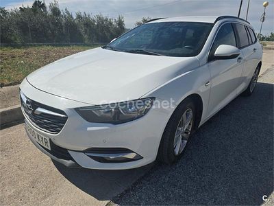 Usado Opel Insignia Selective 136 CV (100 kW) 2019 Blanco Familiar