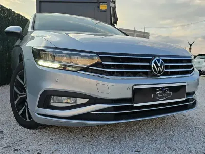 Usado VW Passat Executive 150 CV (110 kW) 2021 Gris / plata Berlina