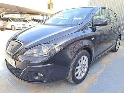 Usado Seat Altea Ecomotive 105 CV (77 kW) 2010 Negro Monovolumen