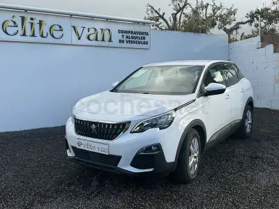 Usado Peugeot 3008 Active 130 CV (95 kW) 2020 Blanco SUV