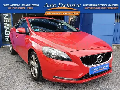 Usado Volvo V40 Kinetic 120 CV (88 kW) 2016 Rojo Berlina