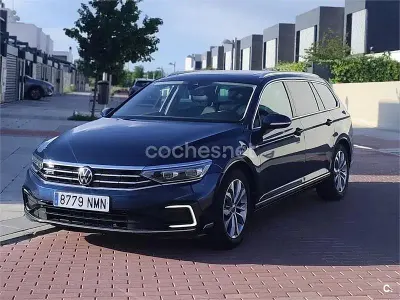 Usado VW Passat GTE 218 CV (160 kW) 2021 Azul Familiar