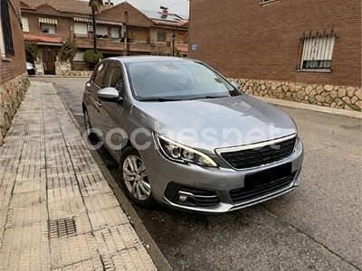 Usado Peugeot 308 Access 110 CV (80 kW) 2018 Gris / plata Berlina