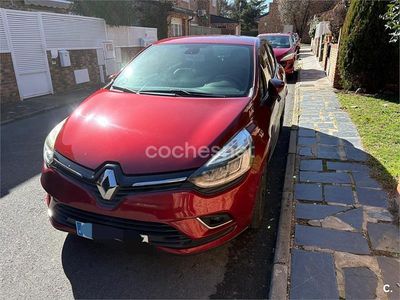 Usado Renault Clio IV Zen 90 CV (66 kW) 2016 Granate Berlina