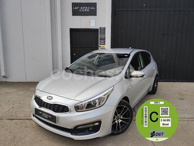 Usado Kia Ceed GT 90 CV (66 kW) 2016 Gris / plata Berlina