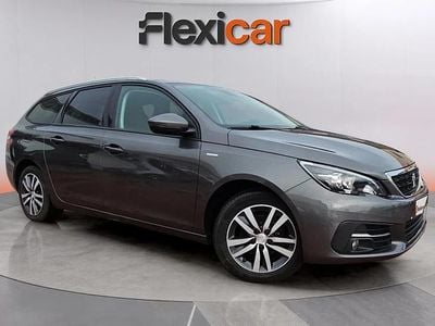 Usado Peugeot 308 SW Style 131 CV (96 kW) 2021 Gris Familiar