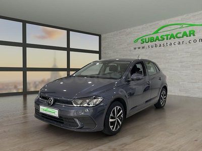 Usado VW Polo Life 95 CV (69 kW) 2021 Gris / plata Utilitario