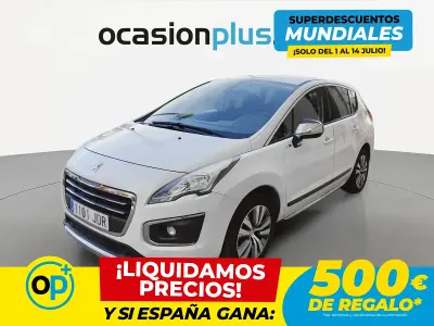 Usado Peugeot 3008 Style 120 CV (88 kW) 2015 Blanco Familiar