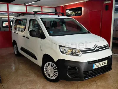 Usado Citroën Berlingo Live 102 CV (75 kW) 2019 Granate Monovolumen