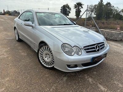Gris / plata Usado 2009 Mercedes CLK320 Avantgarde Coupe | 9500 € (Precio justo)
