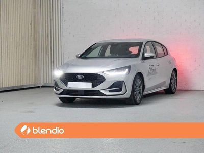 Plateado Usado 2023 Ford Focus ST-Line Berlina | 26.900 €