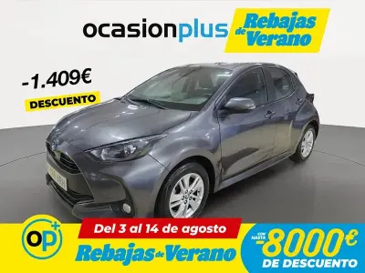 Usado Toyota Yaris Edition 125 CV (91 kW) 2024 Gris / plata Utilitario