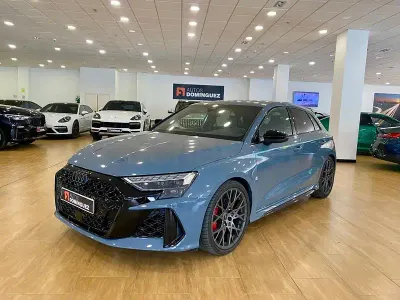 Usado Audi RS3 400 CV (294 kW) 2025 Gris / plata Berlina