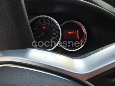 Usado Dacia Sandero Base 73 CV (53 kW) 2017 Blanco Berlina