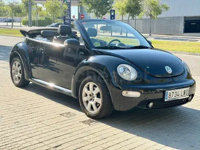 Usado VW New Beetle 100 CV (73 kW) 2005 Negro Utilitario