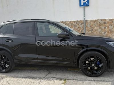 Begagnad VW Tiguan R-line 204 HK (150 kW) 2025 Svart SUV