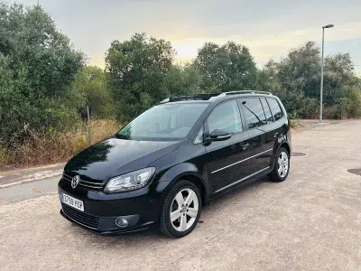 Usado VW Touran Sport 140 CV (102 kW) 2013 Negro Monovolumen