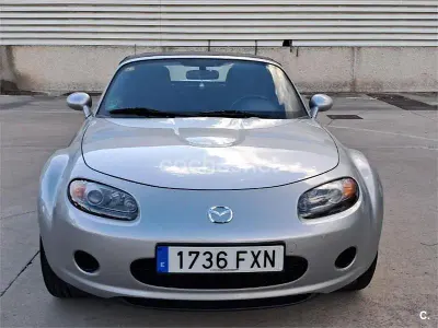 Usado Mazda MX5 Active 126 CV (92 kW) 2007 Gris / plata Descapotable