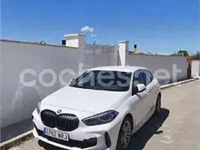 Begagnad BMW 120 190 HK (139 kW) 2024 Vit Halvkombi