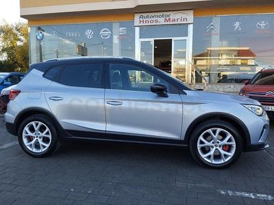 Usado Seat Arona FR 150 CV (110 kW) 2023 Gris / plata SUV