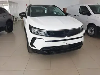 Usado Opel Grandland X Edition 130 CV (95 kW) 2024 Otro SUV