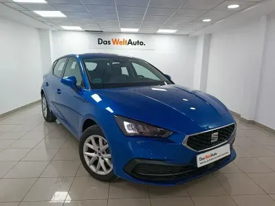 Begagnad Seat Leon Style 110 HK (80 kW) 2024 Blå Halvkombi