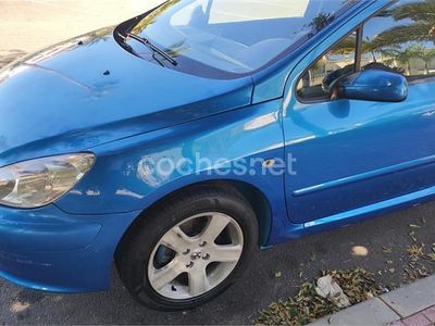 Usado Peugeot 307 110 CV (80 kW) 2002 Azul Berlina