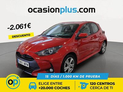 Usado Toyota Yaris Hybrid Active 116 CV (85 kW) 2024 Rojo Berlina
