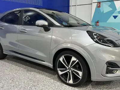 Usado Ford Puma ST-Line X 125 CV (91 kW) 2023 Plata solar (metalizado) SUV
